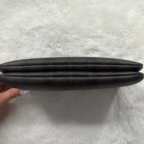 COACH SIGNATURE DOUBLE ZIPPER WRISTLET/ WALLET - Picture 6 of 7